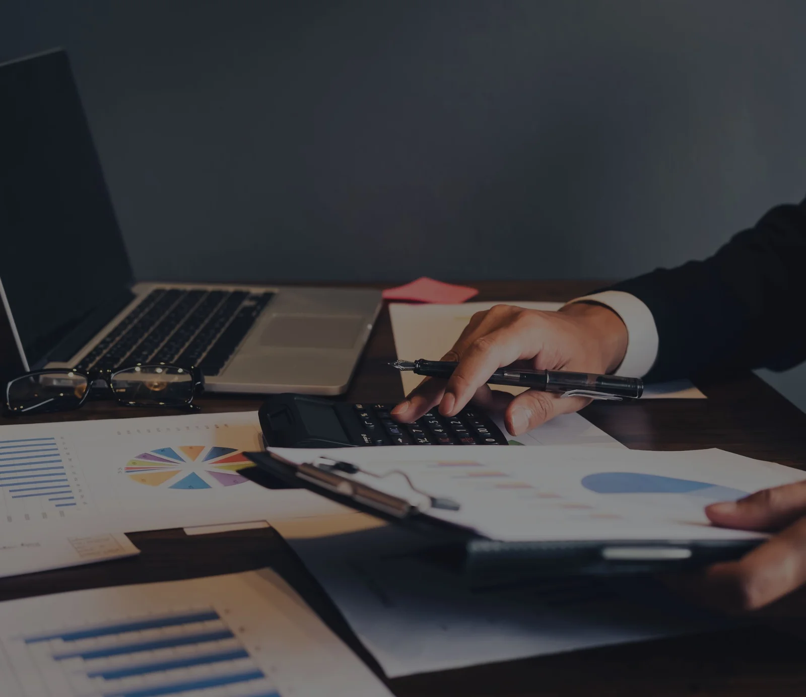 Auditoría contable: análisis de reportes financieros